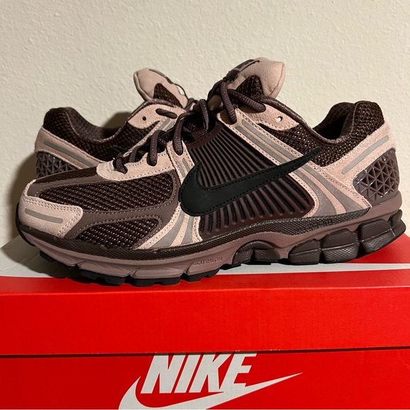 Nike Zoom Vomero 5 Plum Eclipse Mens size 10 - Picture 2 of 8